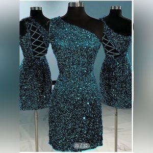 Short sequenced dress